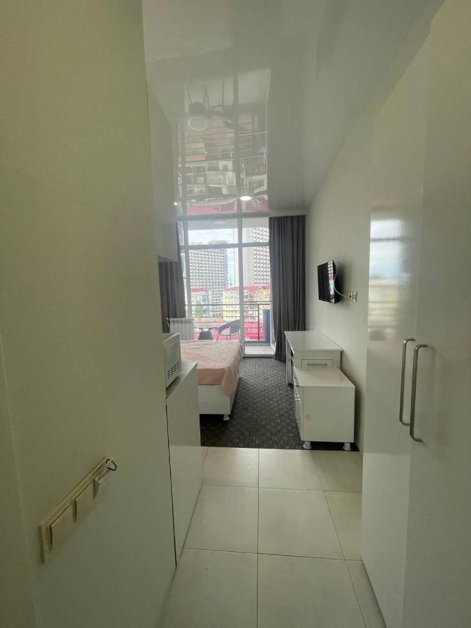 "Студия 24" - Посуточно И Помесячно Batumi Exterior photo